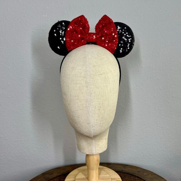 Classic Minnie Mouse Mommy & Me Ears | Disney-Inspired Mouse Ears Headband Set - Picture 3 of 11
